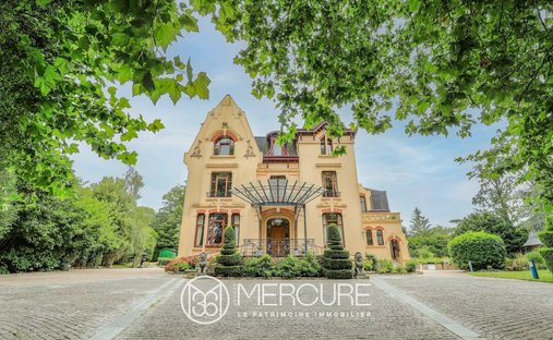 Estate in Jardins des Grottes, Cambrai, France 1