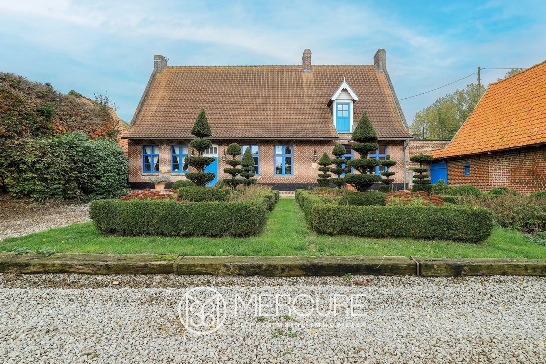 Bavinchove, Hauts-de-France, France 3 - 16473500