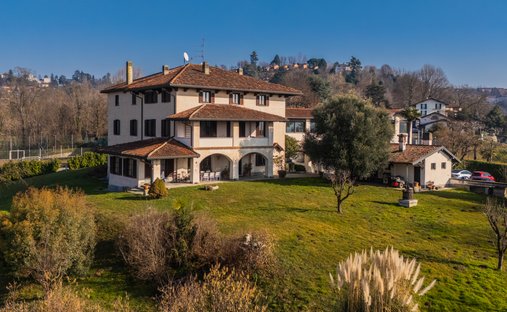 Villa a Centro, Varese, Lombardia 1