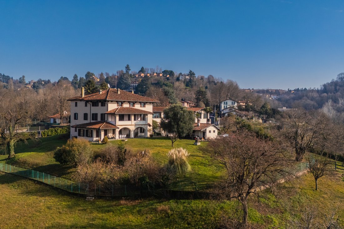 Villa a Centro, Varese, Lombardia 3 - 17027248