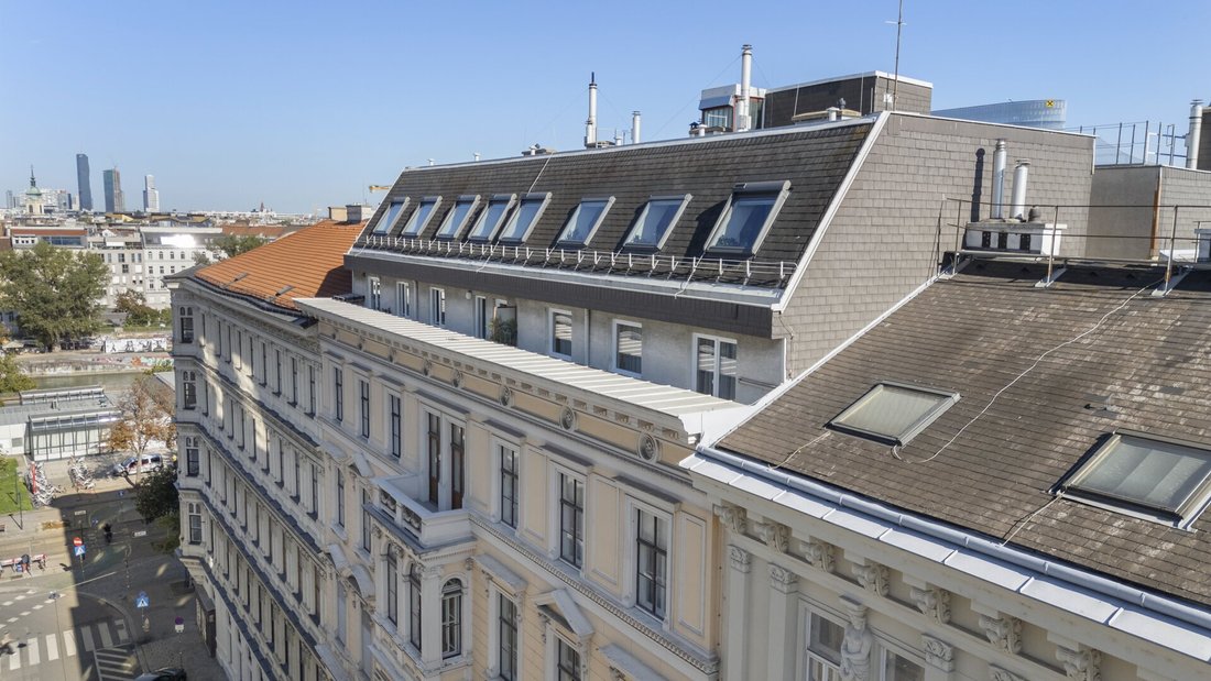 Reserviert !! *** Dachgeschosswohnung Im Börseviertel *** Licht, Lage Und Wiener Flair