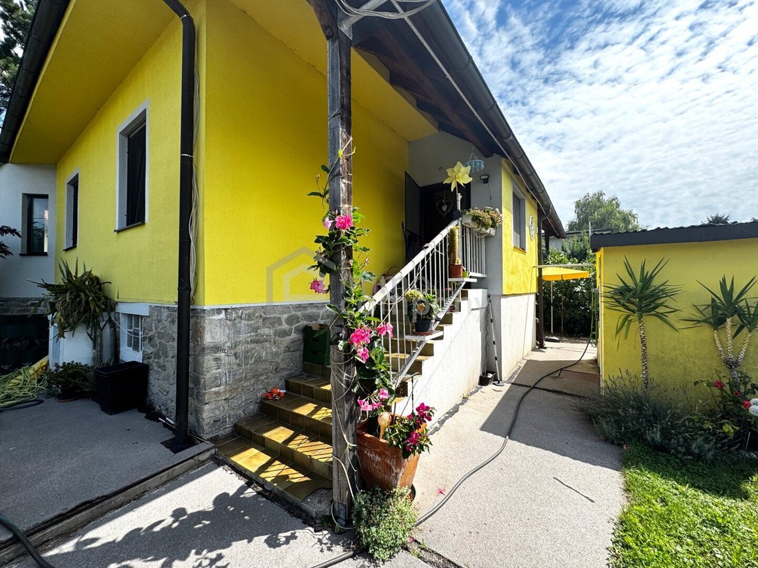 House in Vienna, Wien, Austria 2 - 17030921