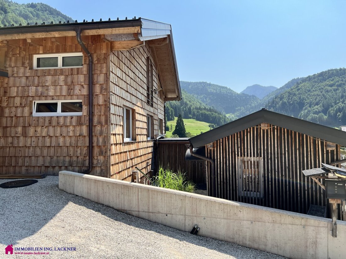 ökologisch Wohnen über Den Dächern Von Bad Ischl In Erhöhter Ruhe Und Grünlage Mit Ausblick