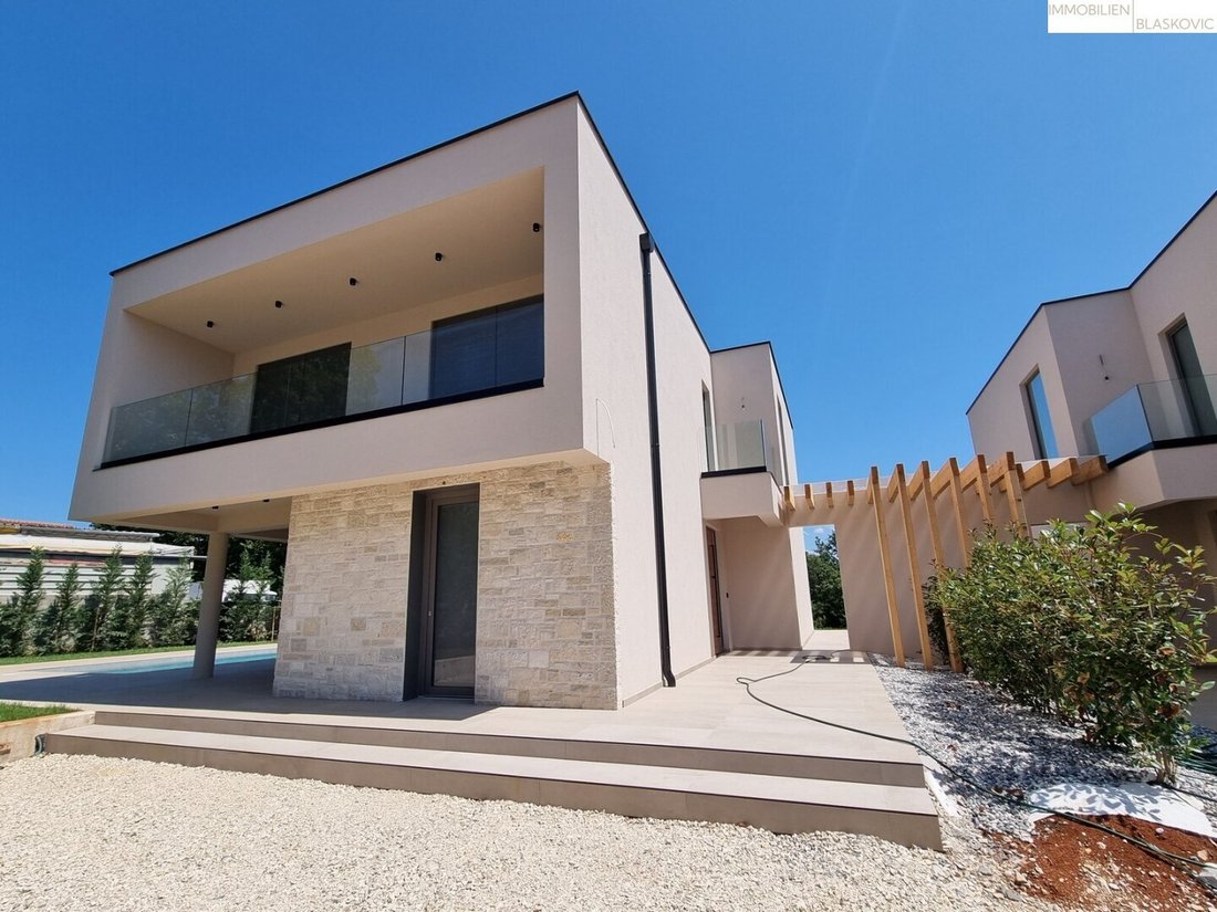 Villa in Porec, Istria County, Croatia 2 - 16424988
