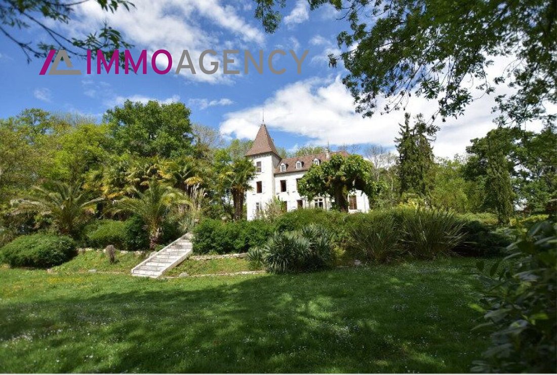 Castle in Ophite-Chantecler, Lourdes, France 2 - 17031365