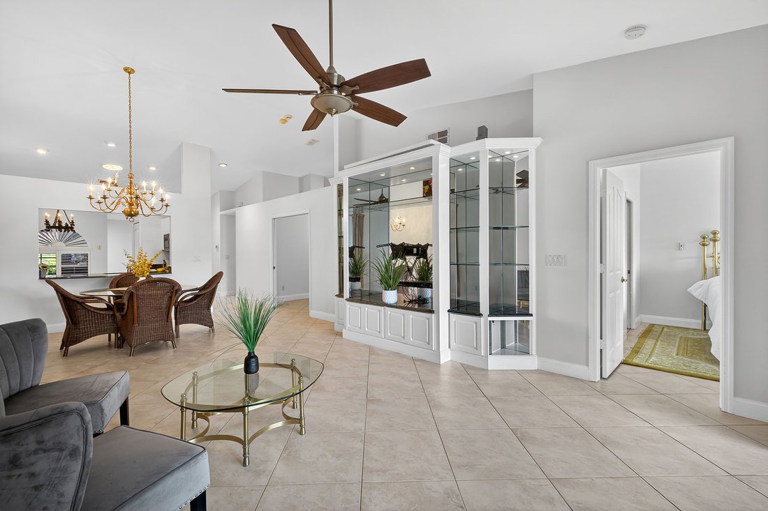 Bonita Springs, Florida, United States 5 - 15029439