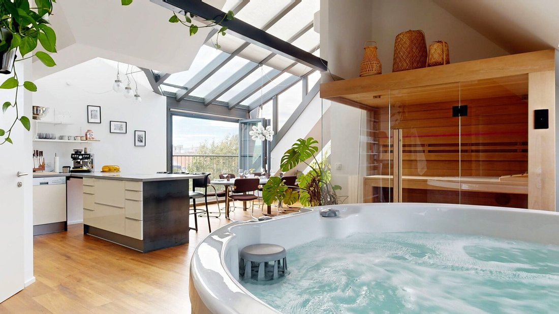 Dachgeschoss Maisonette Mit Loft Charakter, Wellness Oase & Weitblick