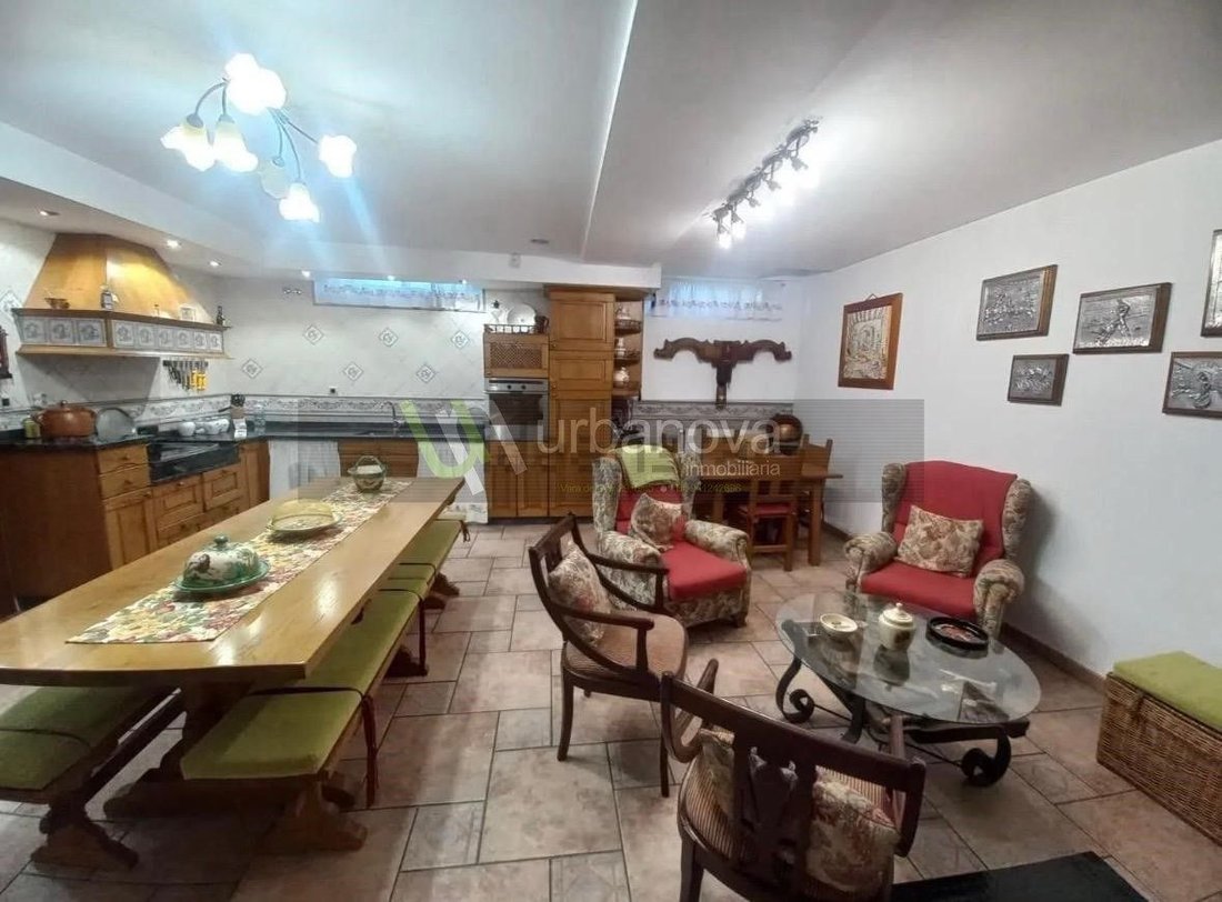 Logrono, La Rioja, Spain 3 - 17036444