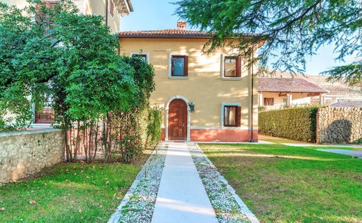 House in Sant'Ambrogio di Valpolicella, Veneto, Italy 1