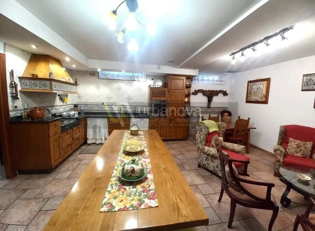 Logrono, La Rioja, Spain 2 - 17036444