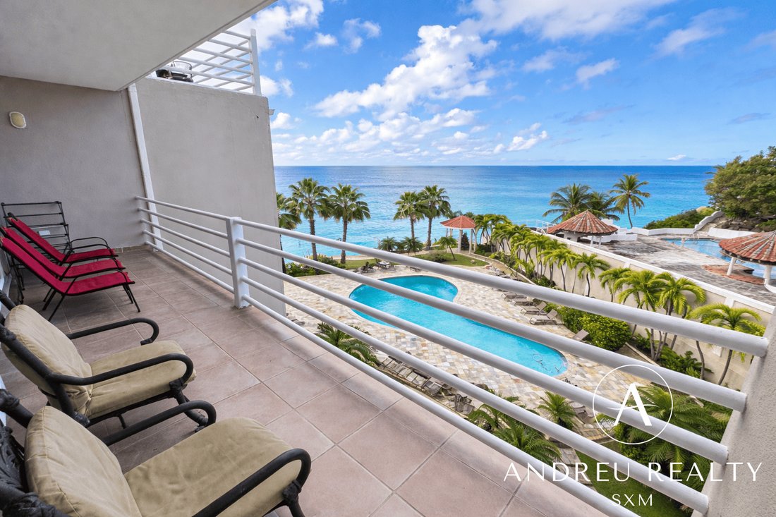 Curated visual reference: Visual Reference: Oceanfront Luxury Condo At Rainbow Beach Club