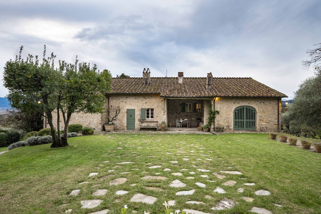Farm Ranch in Historic Center, Lucca, Tuscany 4 - 13137334