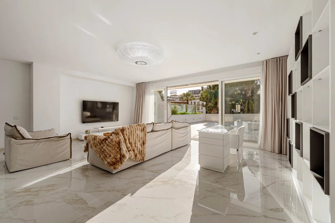 Apartment in Marbella, Andalusia, Spain 4 - 17039387