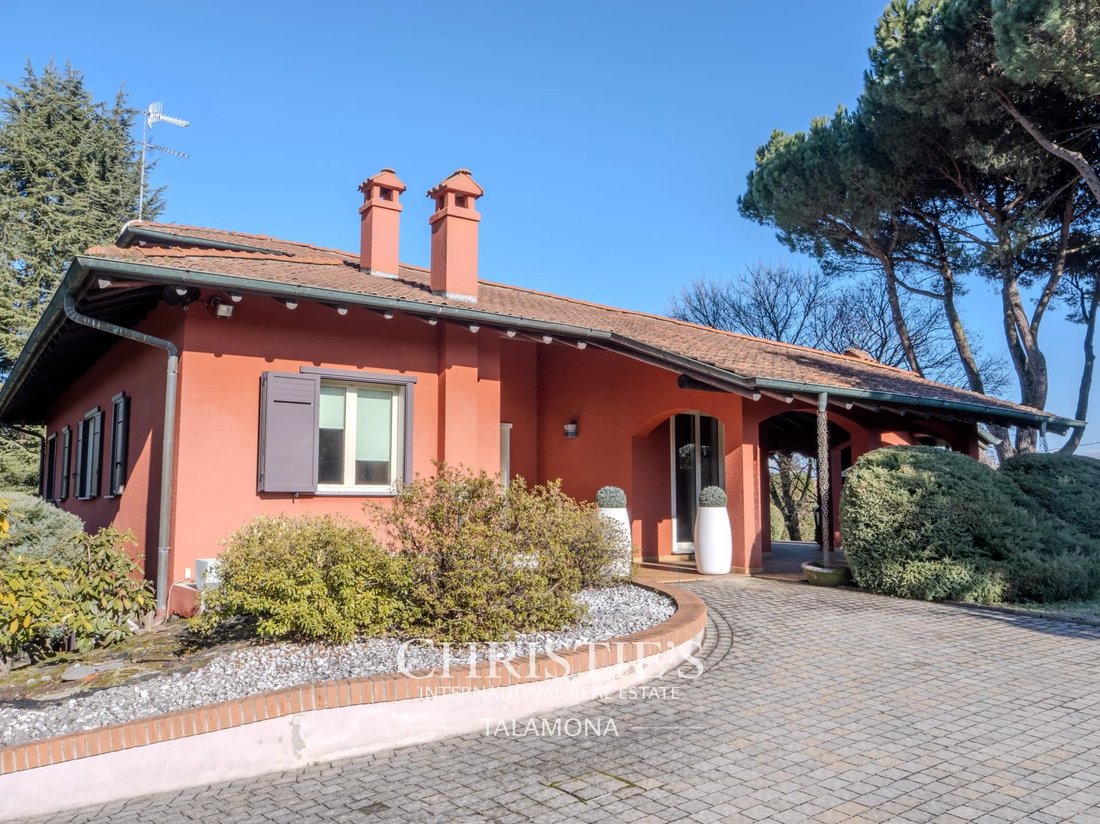 Villa in Dormelletto, Piedmont, Italy 1 - 17039624