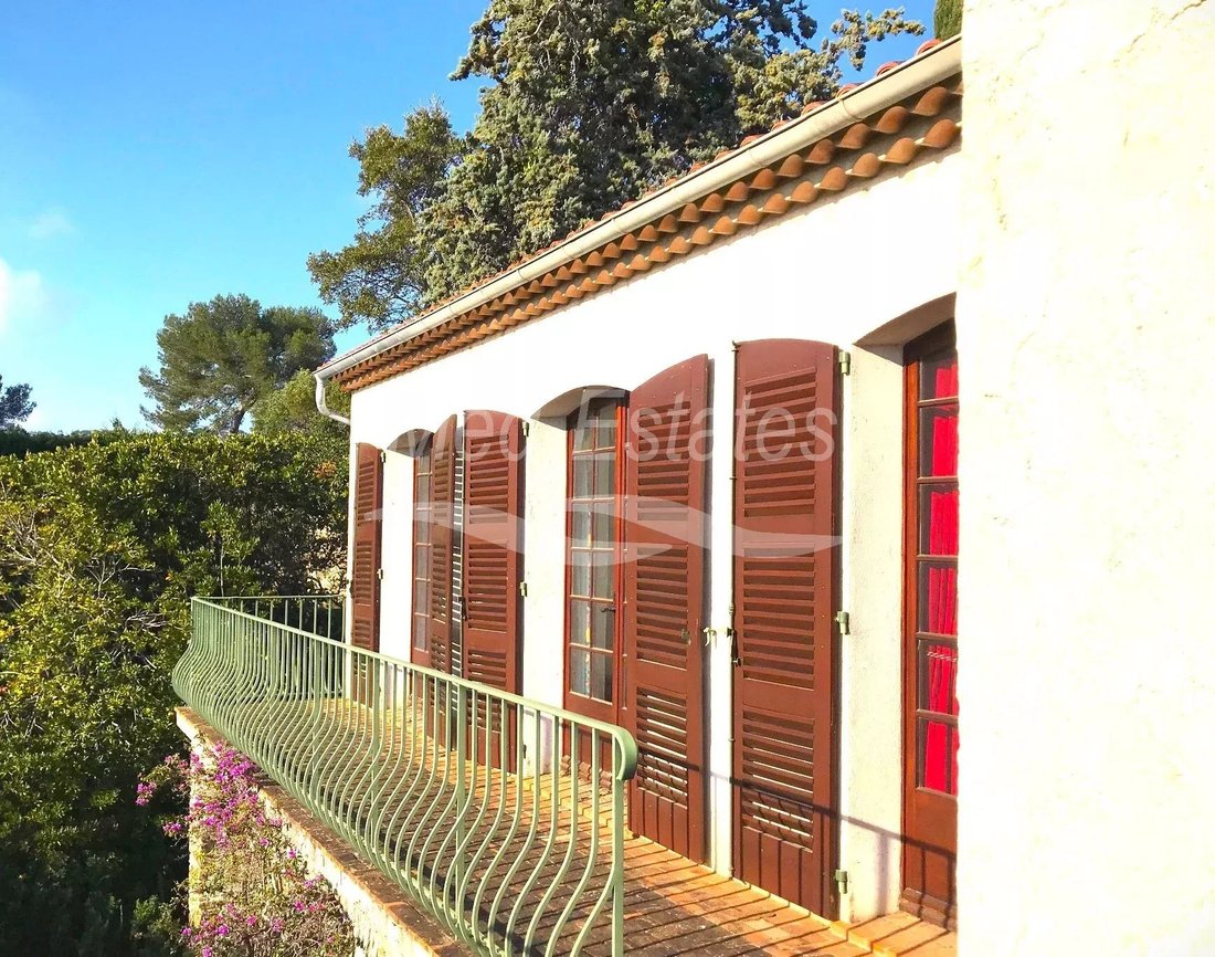 Villa in La Croix-Valmer, Provence-Alpes-Côte d'Azur, France 5 - 17038877