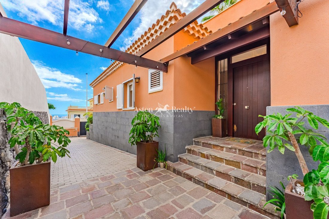 Villa in Costa Adeje, Adeje, Canary Islands 3 - 17039233