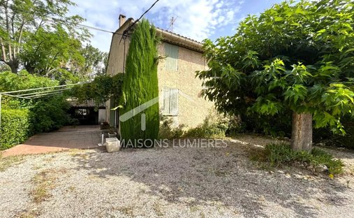 Maison à Roussillon, Provence-Alpes-Côte d'Azur, France 1