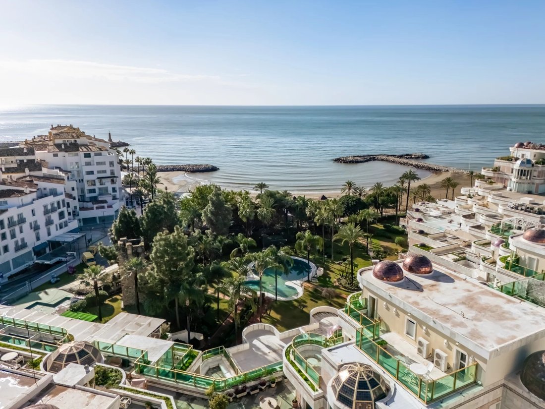 Apartment in Marbella, Andalusia, Spain 1 - 17039387