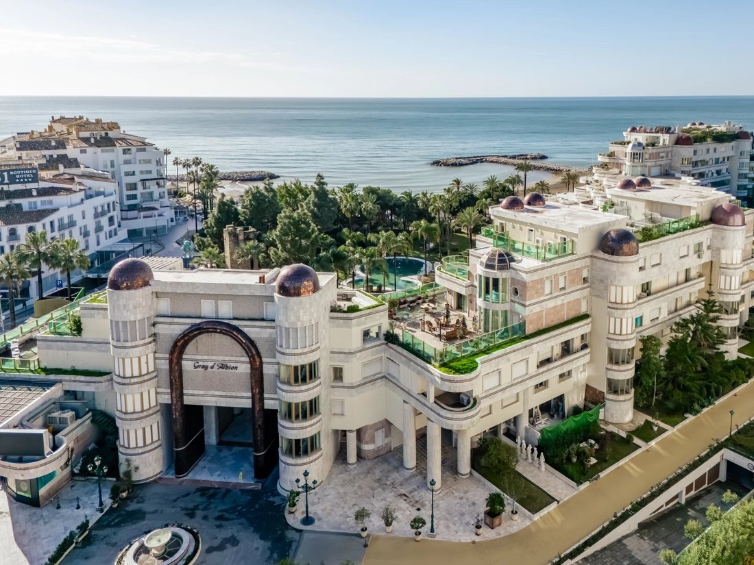 Apartment in Marbella, Andalusia, Spain 2 - 17039387