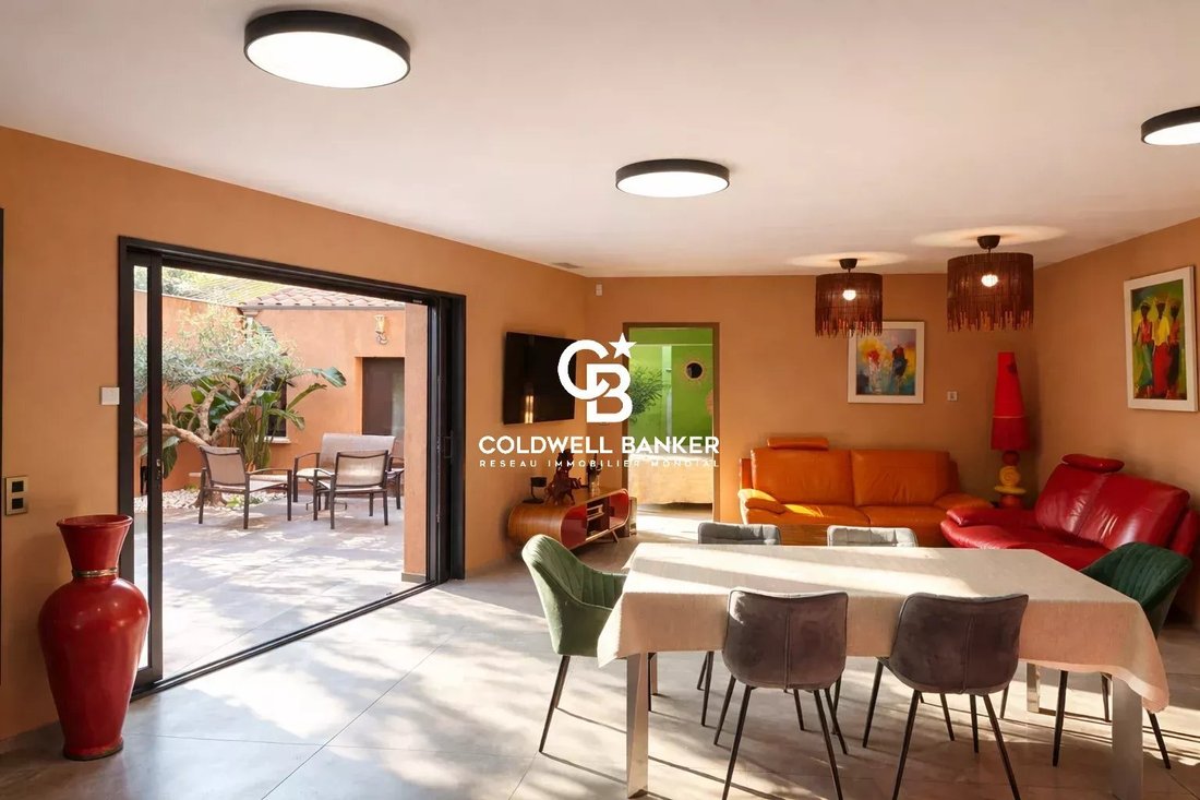 Villa in Hyeres, Provence-Alpes-Côte d'Azur, France 3 - 16602568