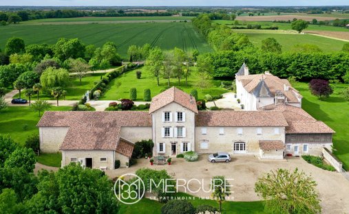 One Of Flat Roof Water Castle, Rochefort ( Commerical)