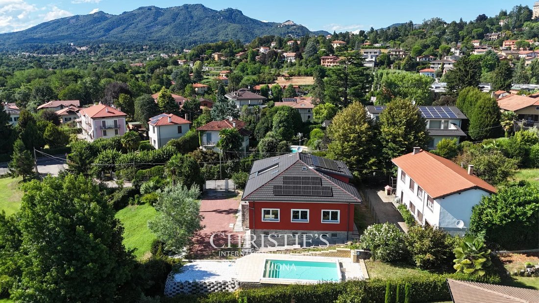 Villa in Casbeno, Varese, Lombardy 1 - 16496001