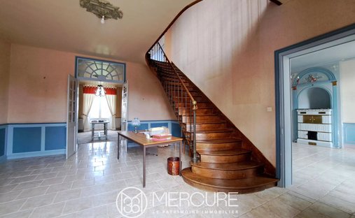 One Of Flat Roof Water Castle, Rochefort ( Commerical)