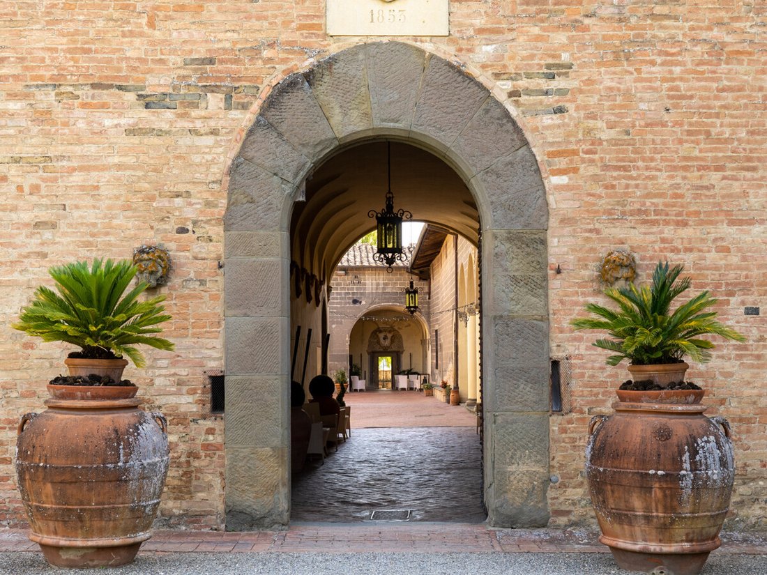 Castle in Montalbino, Montespertoli, Tuscany 3 - 12109900