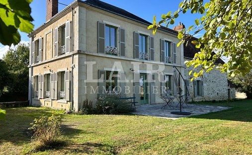 Sale Of Equestrian Estate Argentan, 180m² 7 Rooms 625,000€ Orne - 2