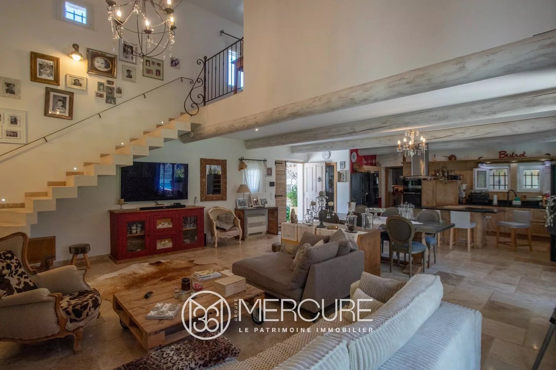 Country House in Ménerbes, Provence-Alpes-Côte d'Azur, France 5 - 16415390