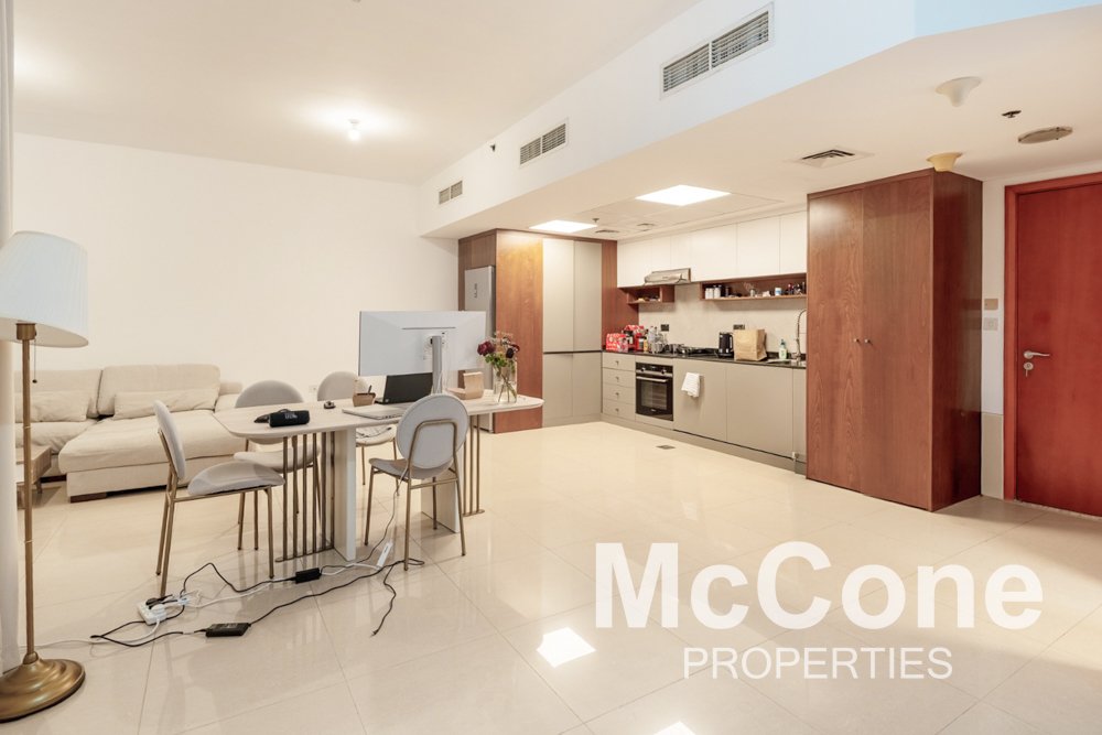 Apartment in DIFC / Dubai International Financial Centre, Dubai, United Arab Emirates 2 - 17039581