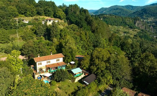 Domaine à Camporgiano, Toscane, Italie 1