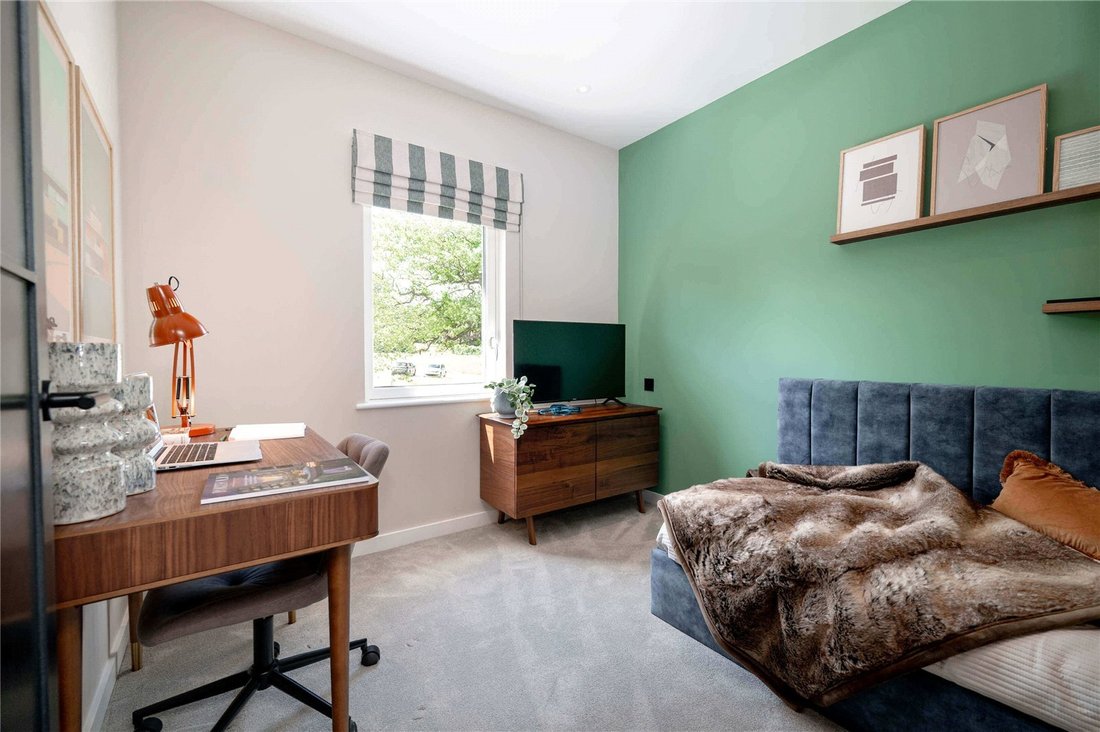 House in Oakwood, Enfield, England 3 - 15899142