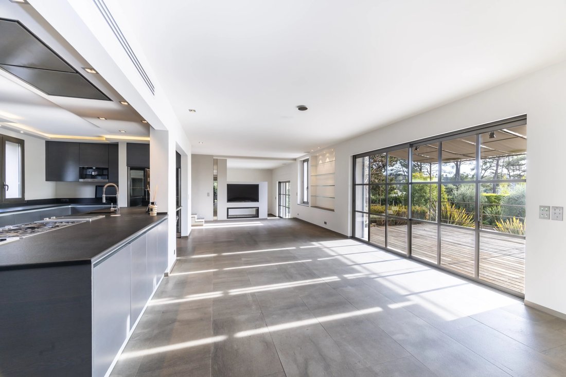 Villa in Mougins, Provence-Alpes-Côte d'Azur, France 5 - 17039955