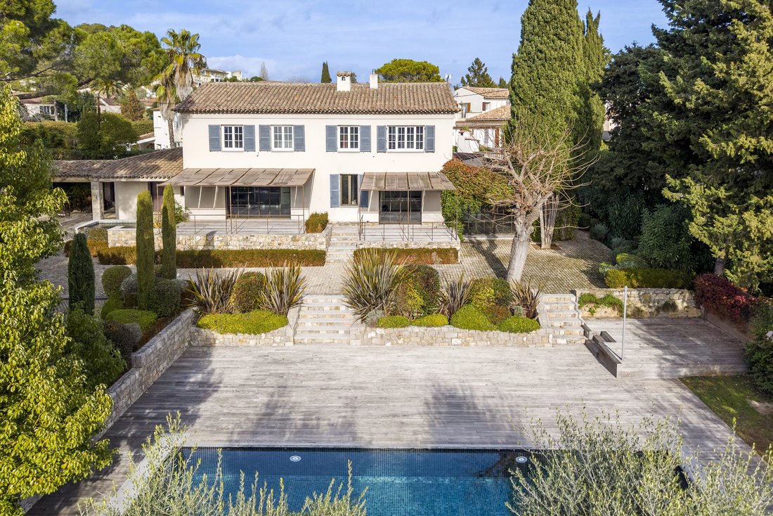 Villa in Mougins, Provence-Alpes-Côte d'Azur, France 3 - 17039955