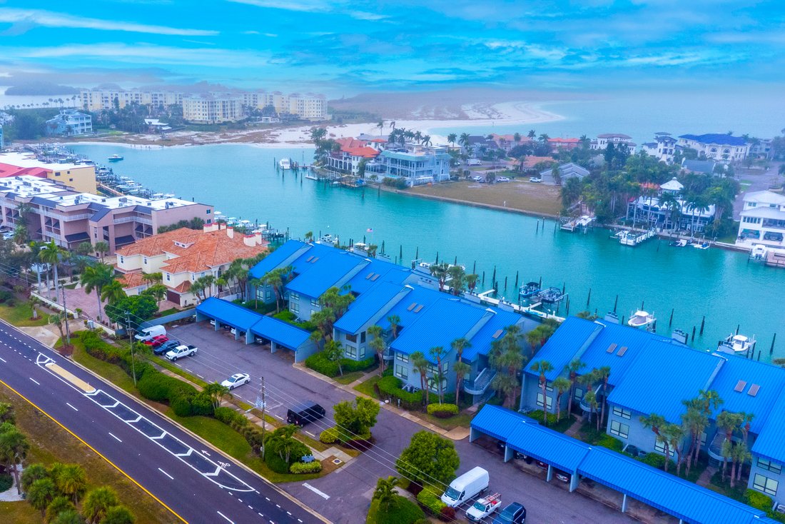 Condo in St. Petersburg, Florida, United States 3 - 17038688