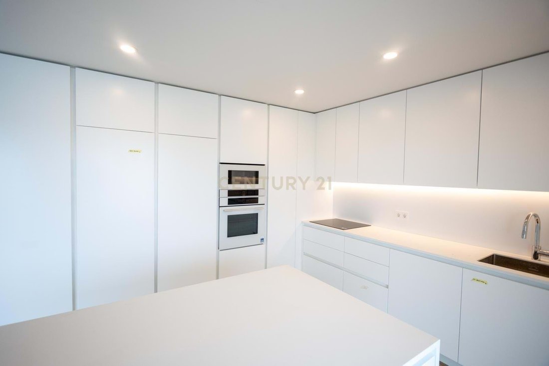 Apartment in Areeiro, Lisbon, Portugal 2 - 17023359