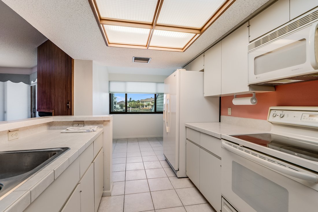 Condo in St. Petersburg, Florida, United States 4 - 17038688