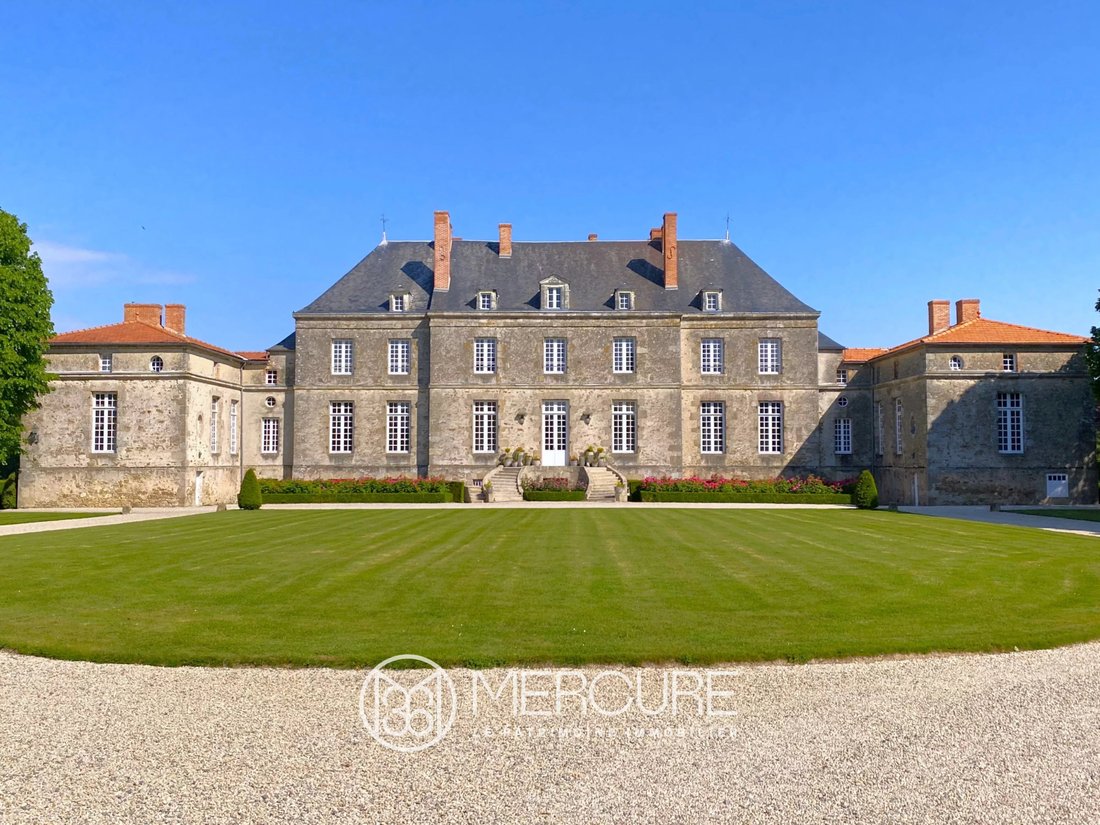Schloss in La Roche-sur-Yon, Pays de la Loire, Frankreich 2 - 15691968