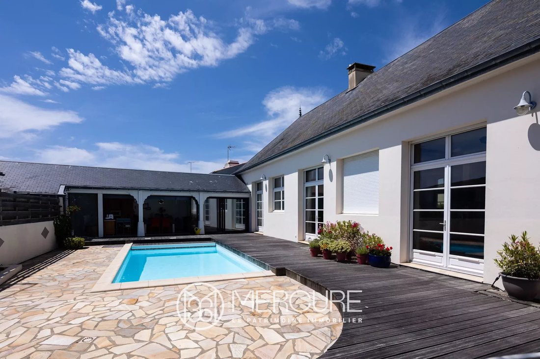 House in Saint Gilles-Centre Ville, Saint-Gilles-Croix-de-Vie, France 1 - 14538605