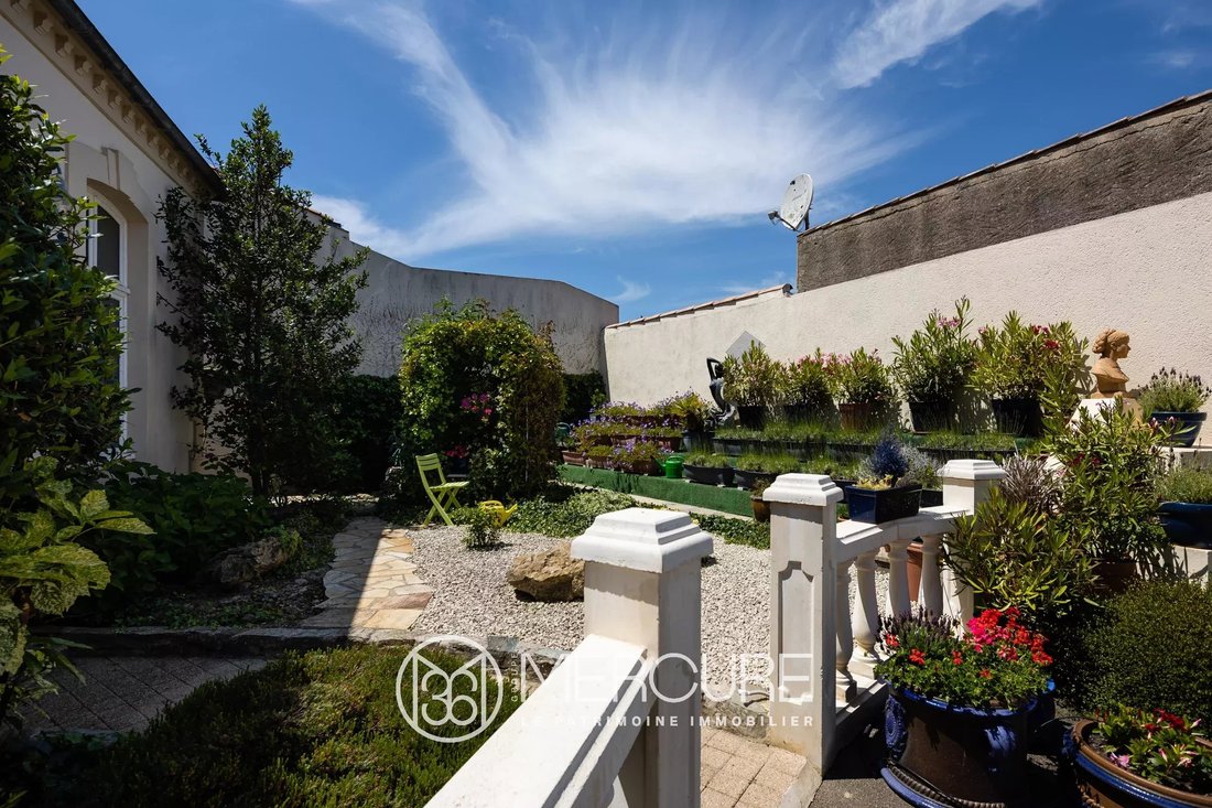 House in Saint Gilles-Centre Ville, Saint-Gilles-Croix-de-Vie, France 4 - 14538605