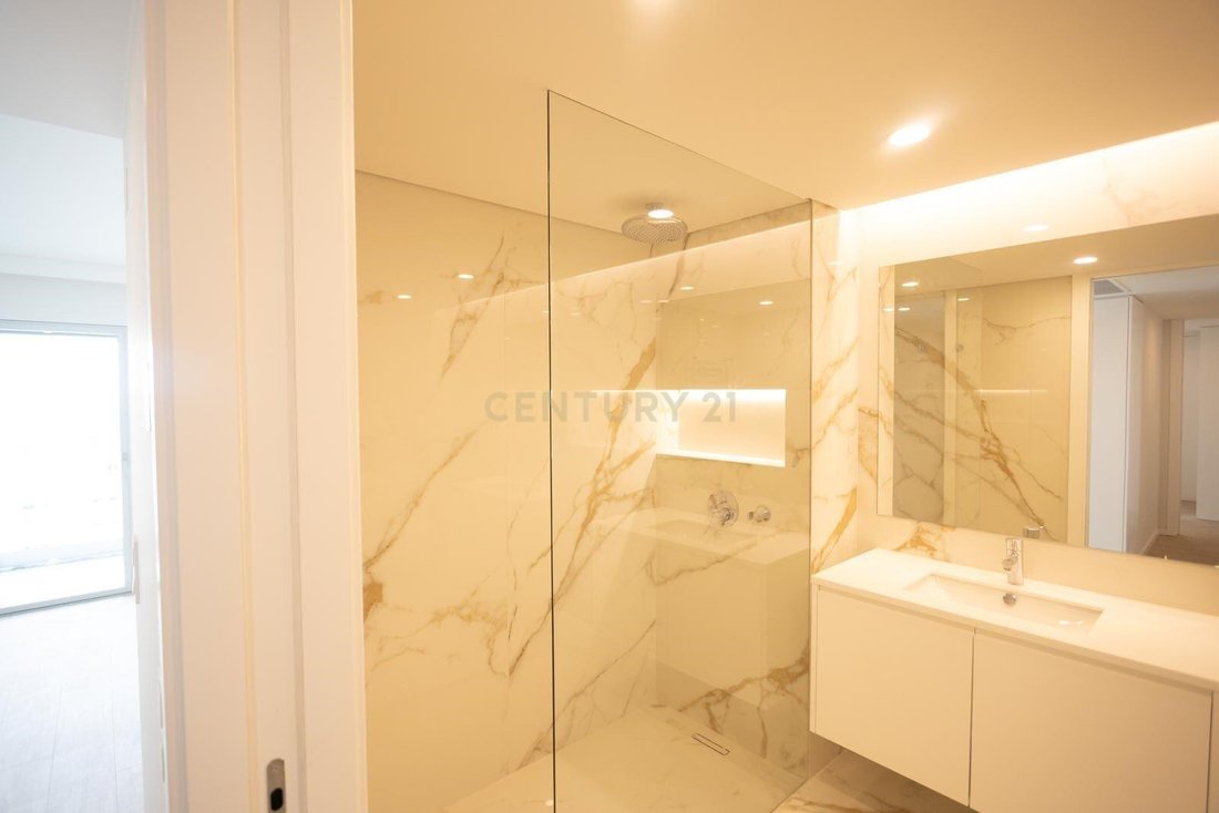 Apartment in Areeiro, Lisbon, Portugal 5 - 17023359
