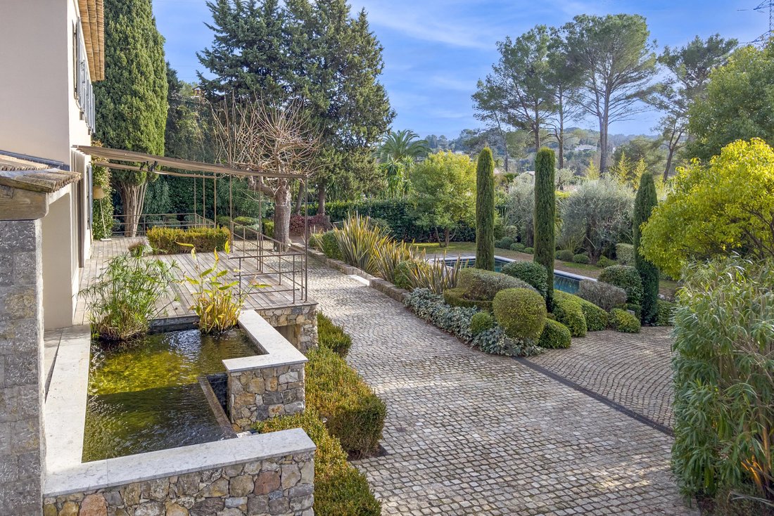 Villa in Mougins, Provence-Alpes-Côte d'Azur, France 2 - 17039955