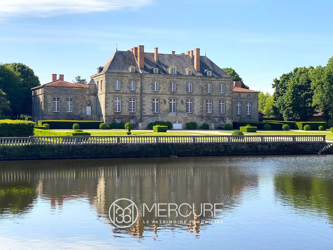 Schloss in La Roche-sur-Yon, Pays de la Loire, Frankreich 1 - 15691968