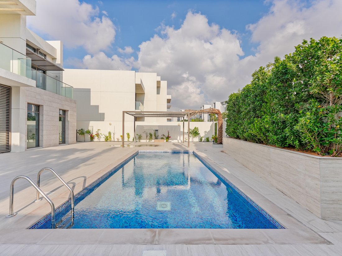 Villa in MBR City / Mohammed Bin Rashid City, Dubai, United Arab Emirates 1 - 17039653