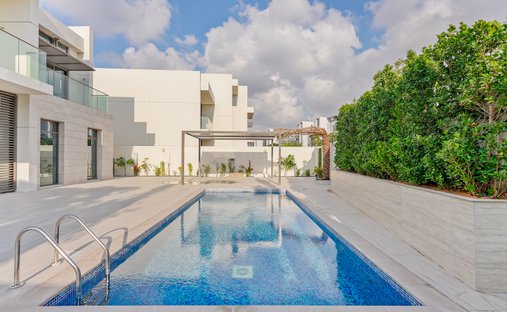 Villa in MBR City / Mohammed Bin Rashid City, Dubai, United Arab Emirates 1