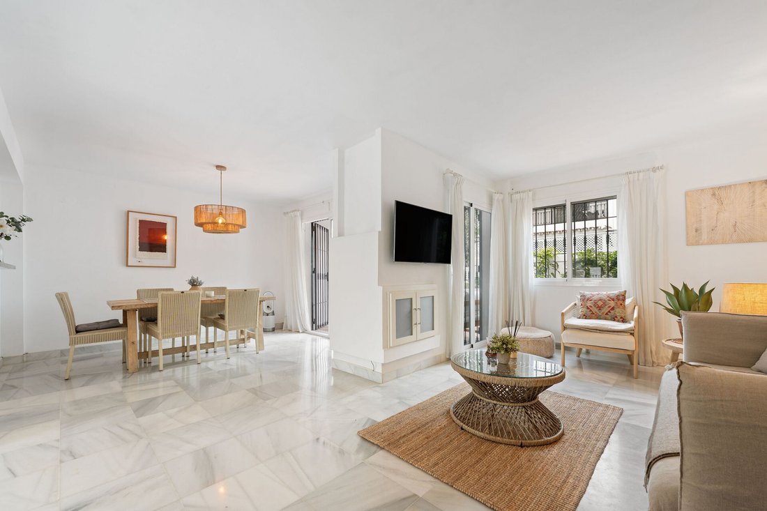 Townhouse in Nueva Andalucia, Marbella, Spain 1 - 17039190