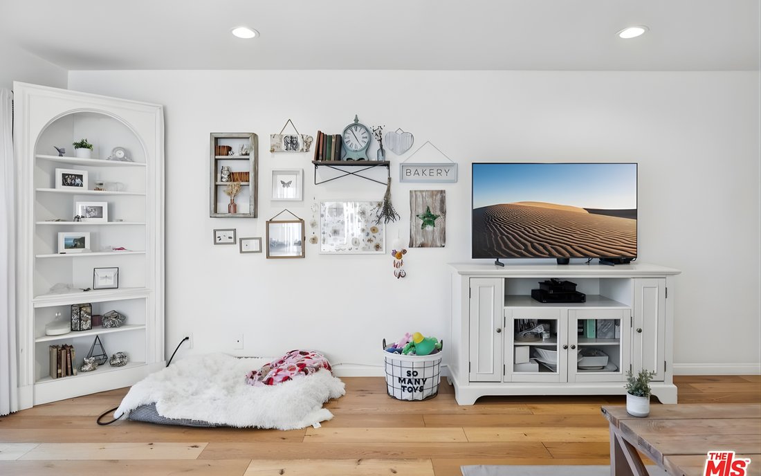 Condo in Los Angeles, California, United States 3 - 17040033