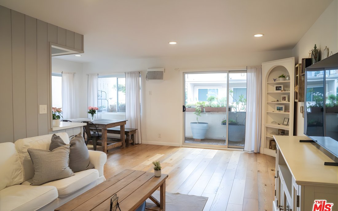 Condo in Los Angeles, California, United States 4 - 17040033