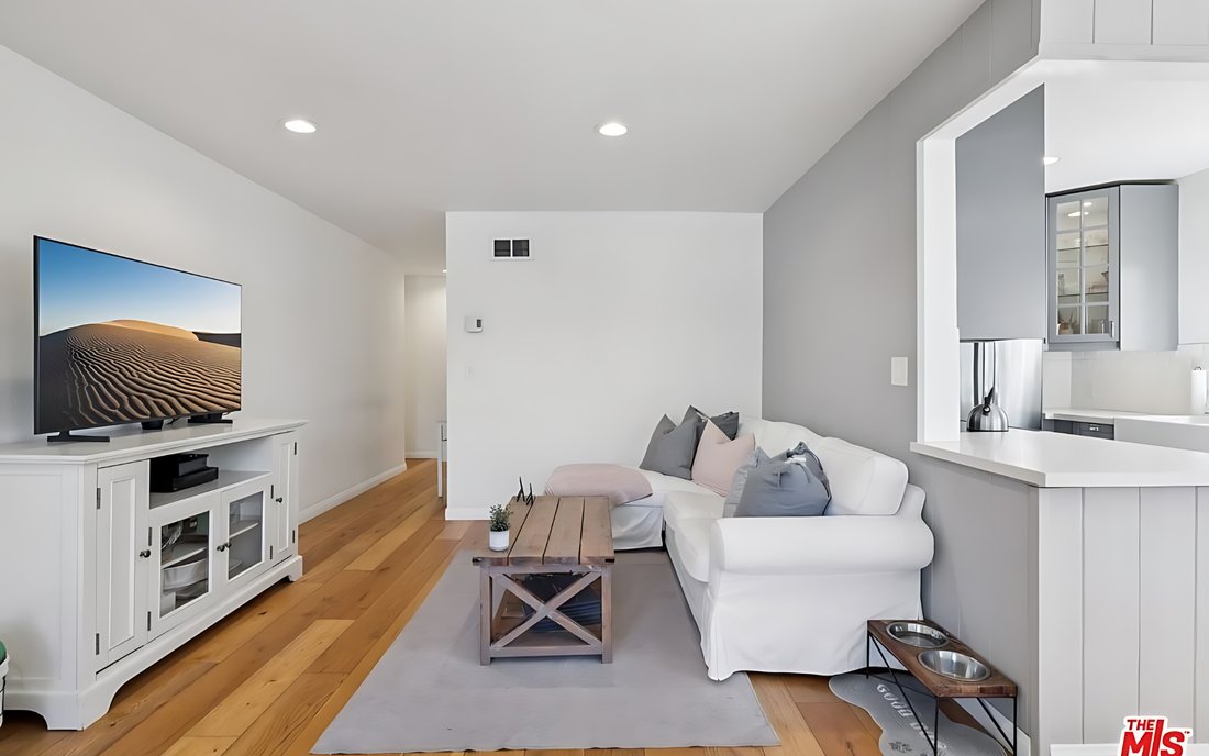 Condo in Los Angeles, California, United States 1 - 17040033